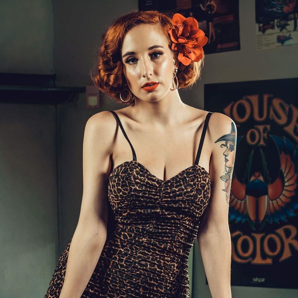 Meet your Posher, Caitlin